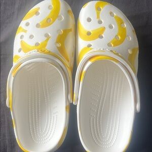 CROCS Banana Water Shoes - Yellow & White